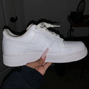 White airforce 1| 8 Women| worn a few times